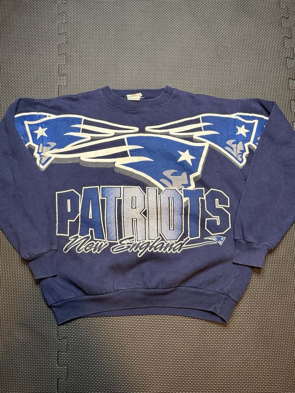 Vintage Game Day by Cliff Engle New England Patriots Crewneck Sweatshirt Large
